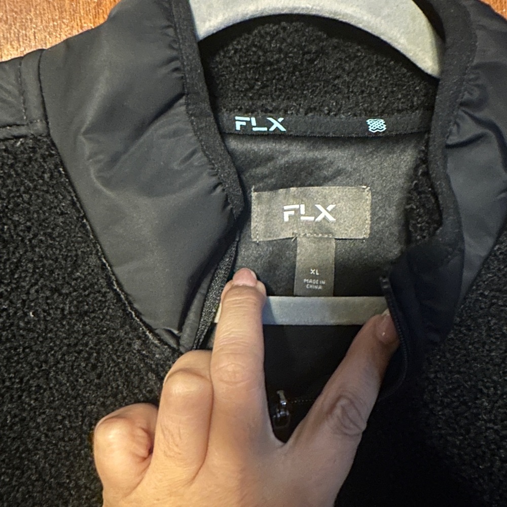 New black men’s 1/2 zip pullover